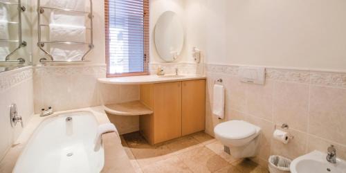Victoria and Alfred Waterfront Apartment | One Bedroom Apartment - fully equipped Waterfront based, Va Marina Residential