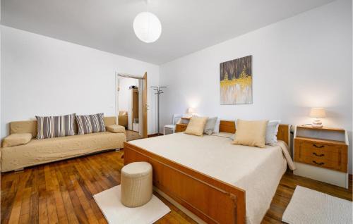 Makovci Apartment | One-Bedroom Apartment Groznjan 01