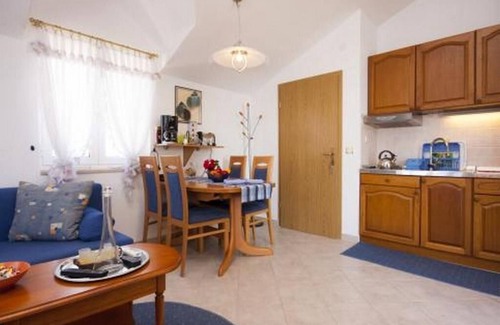 Krapanj Apartment | One bedroom apartment near beach Krapanj, Šibenik (A-18004-a)