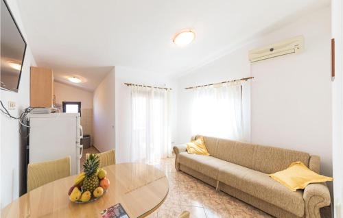 Okrug Donji Apartment | One-Bedroom Apartment In Okrug Donji