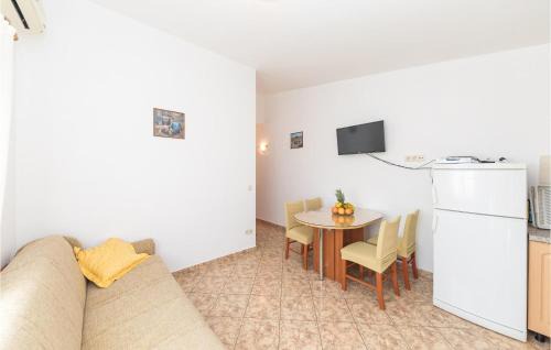 Okrug Donji Apartment | One-Bedroom Apartment In Okrug Donji