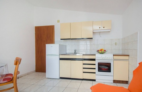Pirovac Apartment | One bedroom apartment with balcony Pirovac, Šibenik (A-22646-a)