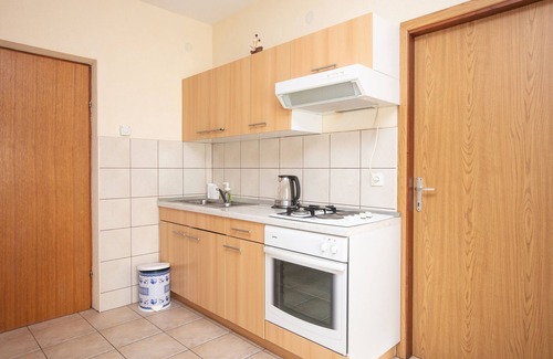 Pirovac Apartment | One bedroom apartment with balcony Pirovac, Šibenik (A-22567-a)