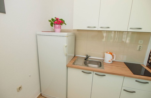 Zivogosce Apartment | One bedroom apartment with balcony and sea view Živogošće - Porat, Makarska (A-16289-a)