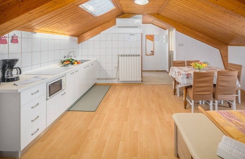 Zambratija Apartment | One bedroom apartment near beach Zambratija, Umag (A-2557-b)