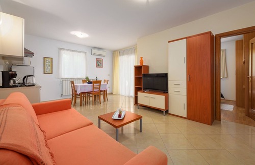 Basanija Apartment | One bedroom apartment with terrace Bašanija, Umag (A-3402-b)
