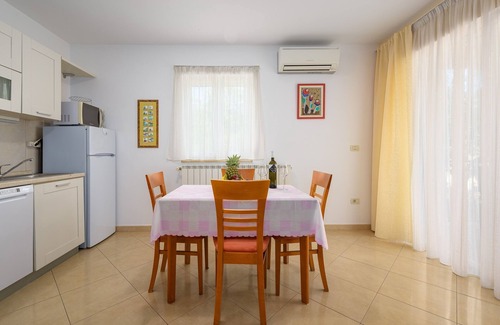 Basanija Apartment | One bedroom apartment with terrace Bašanija, Umag (A-3402-b)
