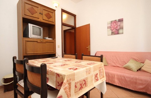 Basanija Apartment | One bedroom apartment with terrace Bašanija, Umag (A-7149-c)