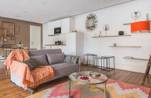 Saint-Germain-l'Auxerrois House | One bedroom apartment in front of Louvre