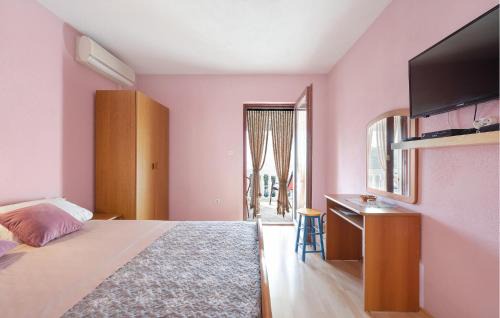 Primosten Burnji Apartment | One-Bedroom Apartment In Primosten