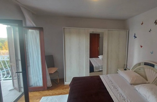 Primosten Apartment | One-bedroom apartment in the countryside