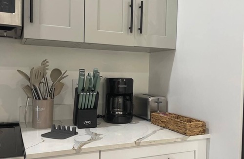 Northwest Point Apartment | One bedroom apartment with WiFi, AC in awesome West Bay