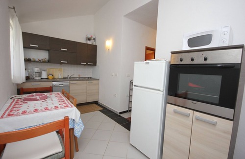 Artatore Apartment | One bedroom apartment near beach Artatore, Lošinj (A-7935-c)