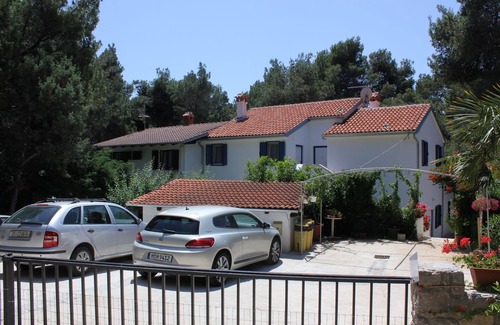 Artatore Apartment | One bedroom apartment near beach Artatore, Lošinj (A-7935-c)