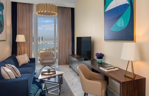 Dubai Media City Apartment | One Bedroom Apartment Near The Media Lounge Palm By Luxury Bookings