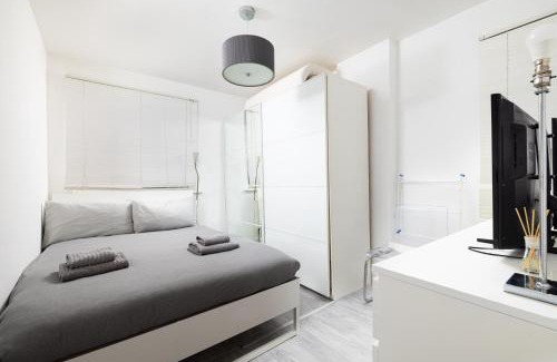 Brent Cross Apartment | One Bedroom Apartment opposite Brent Cross station