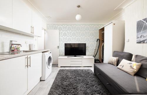Brent Cross Apartment | One Bedroom Apartment opposite Brent Cross station