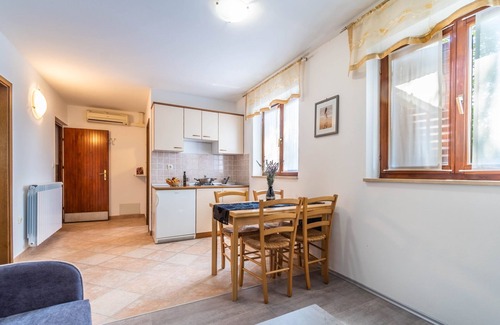Krnica Apartment | One bedroom apartment with terrace Krnica, Marčana (A-7357-c)