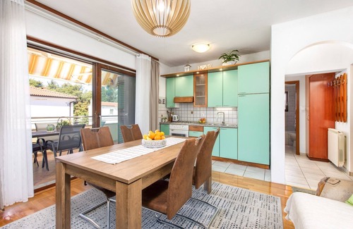 Punat Apartment | One bedroom apartment with balcony and sea view Punat, Krk (A-19318-a)