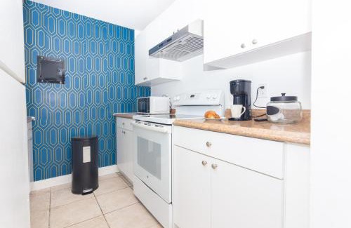 Edgewater Apartment | One Bedroom Apartment - with Parking & Balcony - Heart of Wynwood