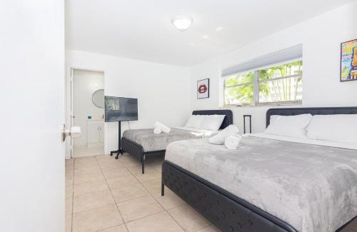 Edgewater Apartment | One Bedroom Apartment - with Parking & Balcony - Heart of Wynwood