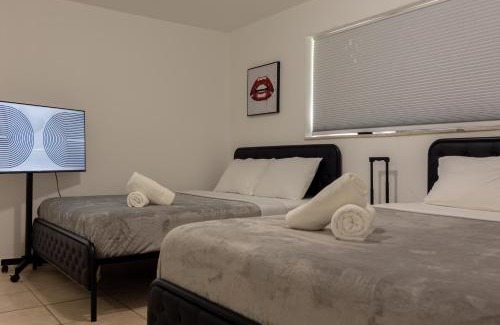 Edgewater Apartment | One Bedroom Apartment - with Parking & Balcony - Heart of Wynwood