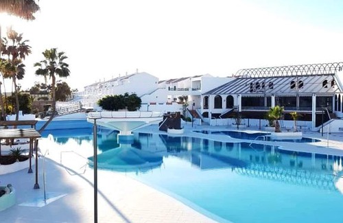 Arona Apartment | One bedroom appartement with shared pool garden and wifi at Costa del Silencio 1 km away from the beach