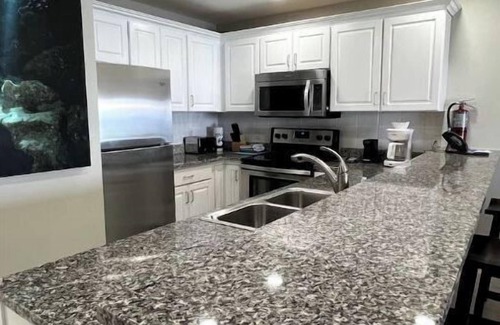 Colliers Bay Apartment | One Bedroom Beachfront Penthouse Condo Sleeps 4