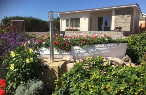 Kingsbridge House | One bedroom bungalow with private garden at Parkland, near Kingsbridge