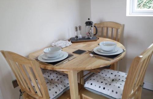 Kingsbridge House | One bedroom bungalow with private garden at Parkland, near Kingsbridge