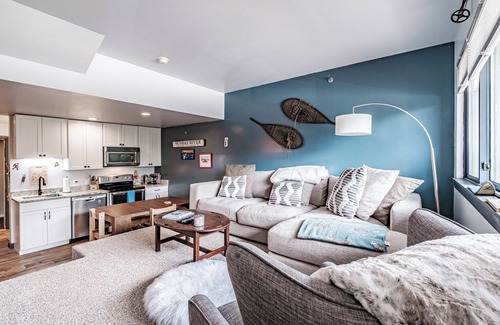 Sunday River Area Condo | One bedroom Cascades A-20, beautifully updated sleeps 8