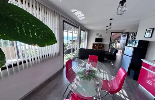 Valle de Bravo Cabin | One-Bedroom Chalet