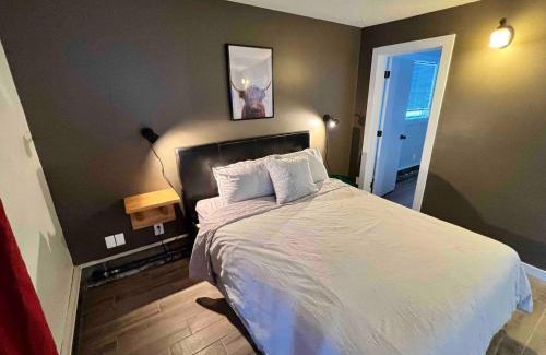 Southwest Edmonton Apartment | One Bedroom Condo Near Whyte Ave