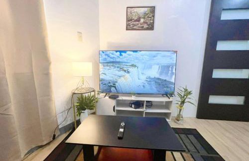 Bagumbayan Apartment | One Bedroom condo Unit in Eastwood Libis . Fast free wifi/netflix