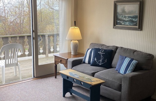 Egg Harbor Cottage | One Bedroom Cottage Near Central Egg Harbor