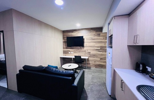 Hamilton Apartment | One Bedroom Deluxe Spa Apartment