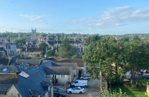 Stamford Apartment | One Bedroom Flat central Stamford