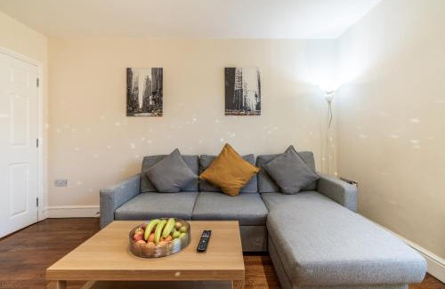 Bush Hill Park Apartment | One Bedroom Flat in Bush Hill Park