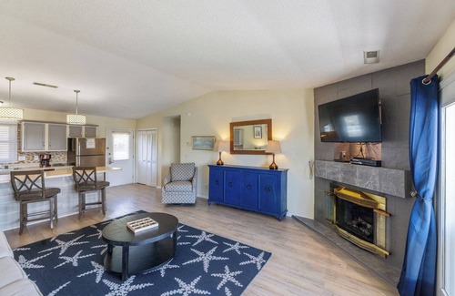 Grand Rivers Condo | One Bedroom Harbor View Condo