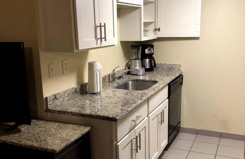 Atlantic City Apartment | One bedroom High-Rise Suite Located on Atlantic City Boardwalk