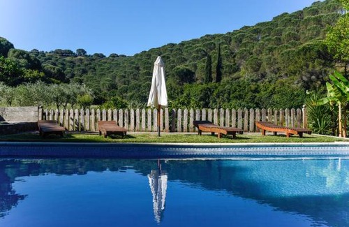 Sao Joao Batista House | One bedroom house with lake view, shared pool and furnished garden at Porto de Mós