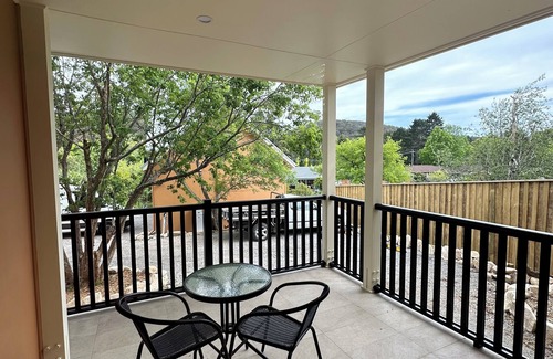 Mittagong Apartment | One-Bedroom Holiday Apartment - Oaklands 2 | Pet Friendly