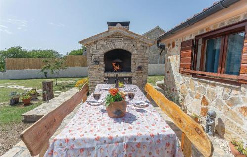 Sibenik House | One-Bedroom Holiday Home In Konjevrate