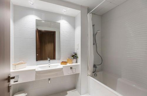 Saadiyat Cultural District Apartment | One Bedroom In Al Saadiyat Hosted By Voyage