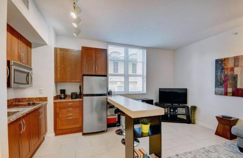 Boynton Beach House | One Bedroom In Amazing Condobeach Pass Included!
