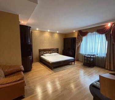 Khreshchatyy Yar Apartment | One bedroom Kreschatik Str 4