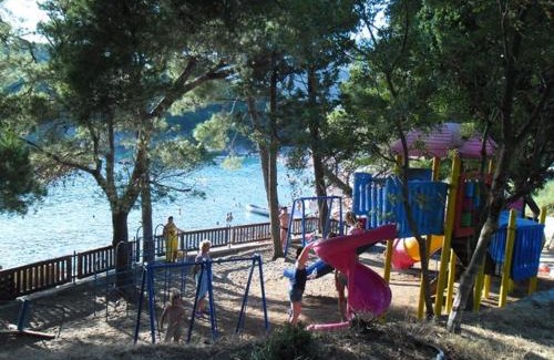 Petrovac Apartment | One-bedroom mediterranean flat near the sea