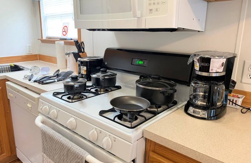 North Fort Myers Cottage | One Bedroom/One Bathroom Poolside Cottage