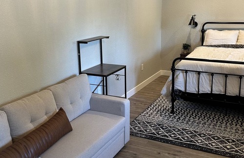 Peters Cottage | One Bedroom One Bath Guest House in the Country
