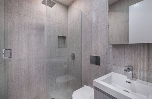 Williamsburg Hotel | One-Bedroom Penthouse Apartment in PRIME Williamsburg!